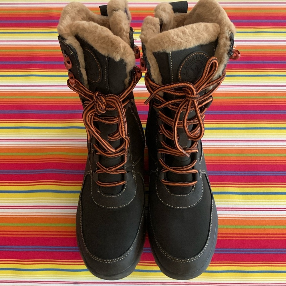 Aquatherm by Santana Canada Ahnah Boot Size M Like New Condition